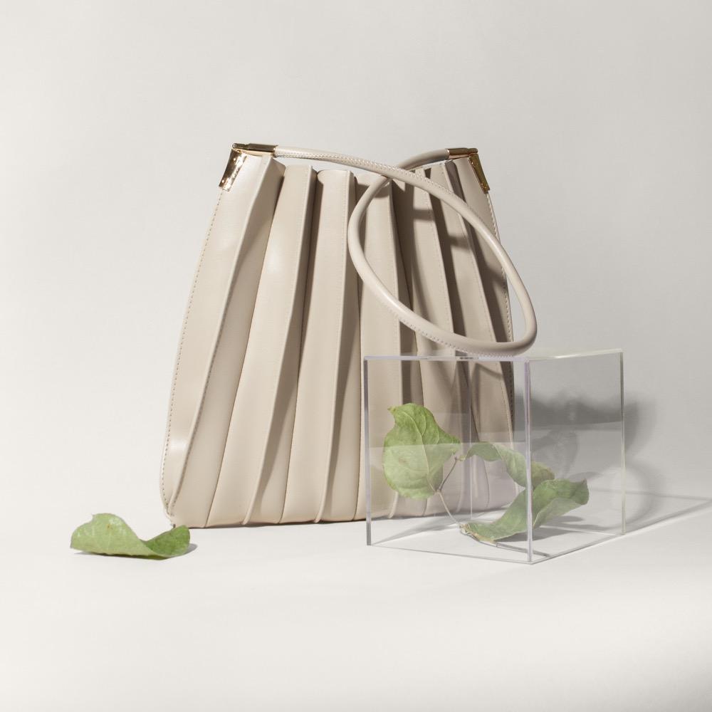 Adèle women's shoulder bag in vegan leather by Lune Floue - view 11